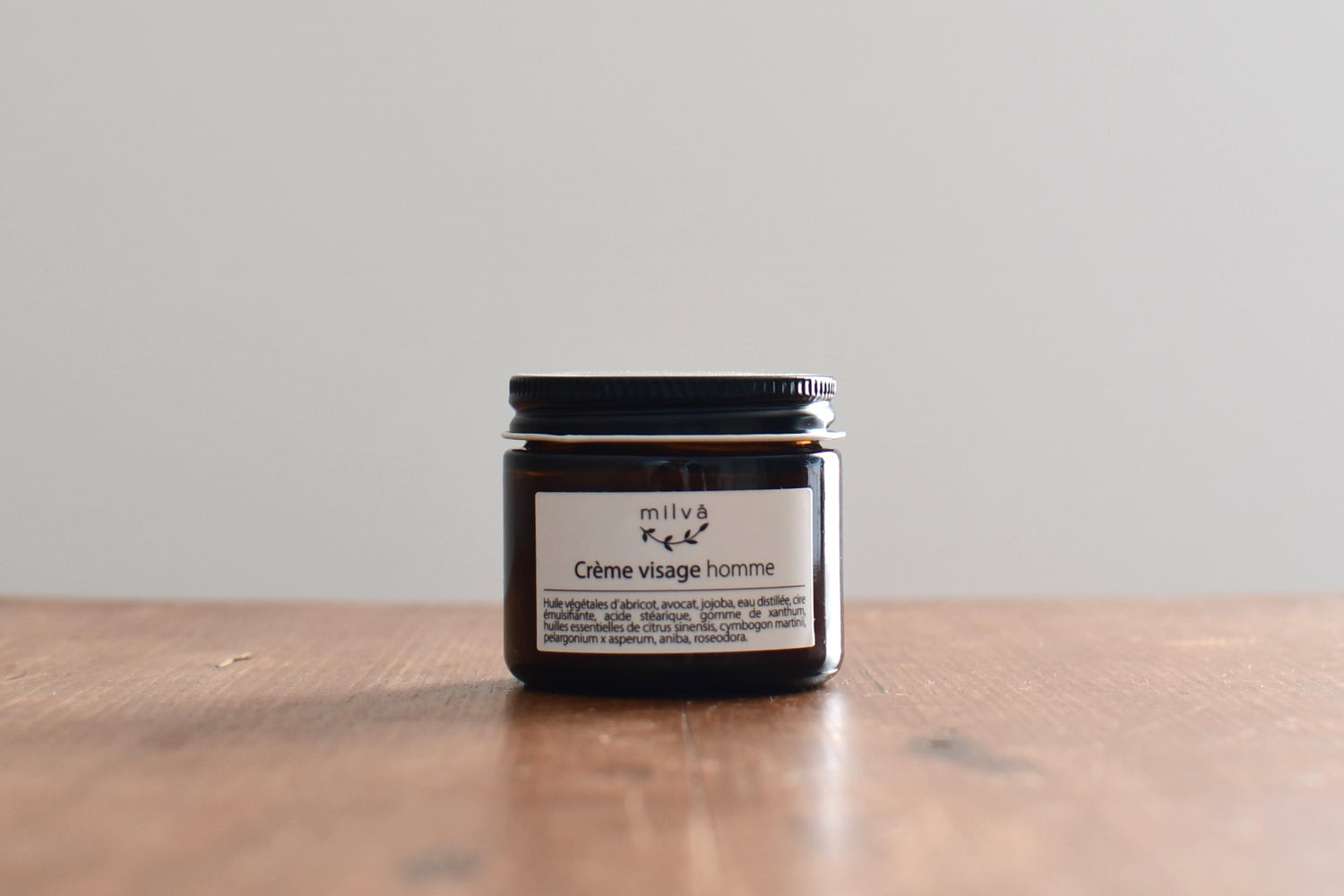 crème de visage pour hommes en pot